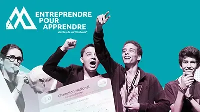 Entreprendre pour apprendre visual: young entrepreneurs celebrating a win